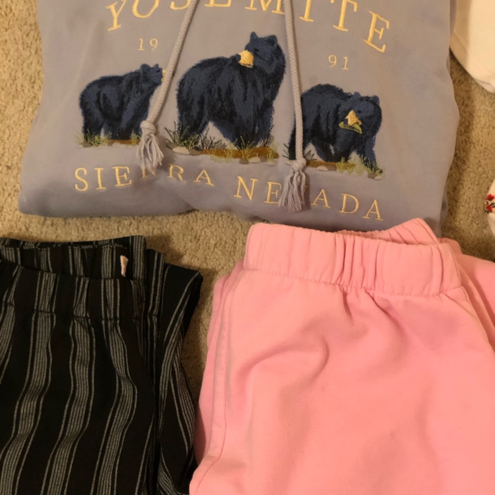 Brandy Melville Collection!! - Picture 3 of 4